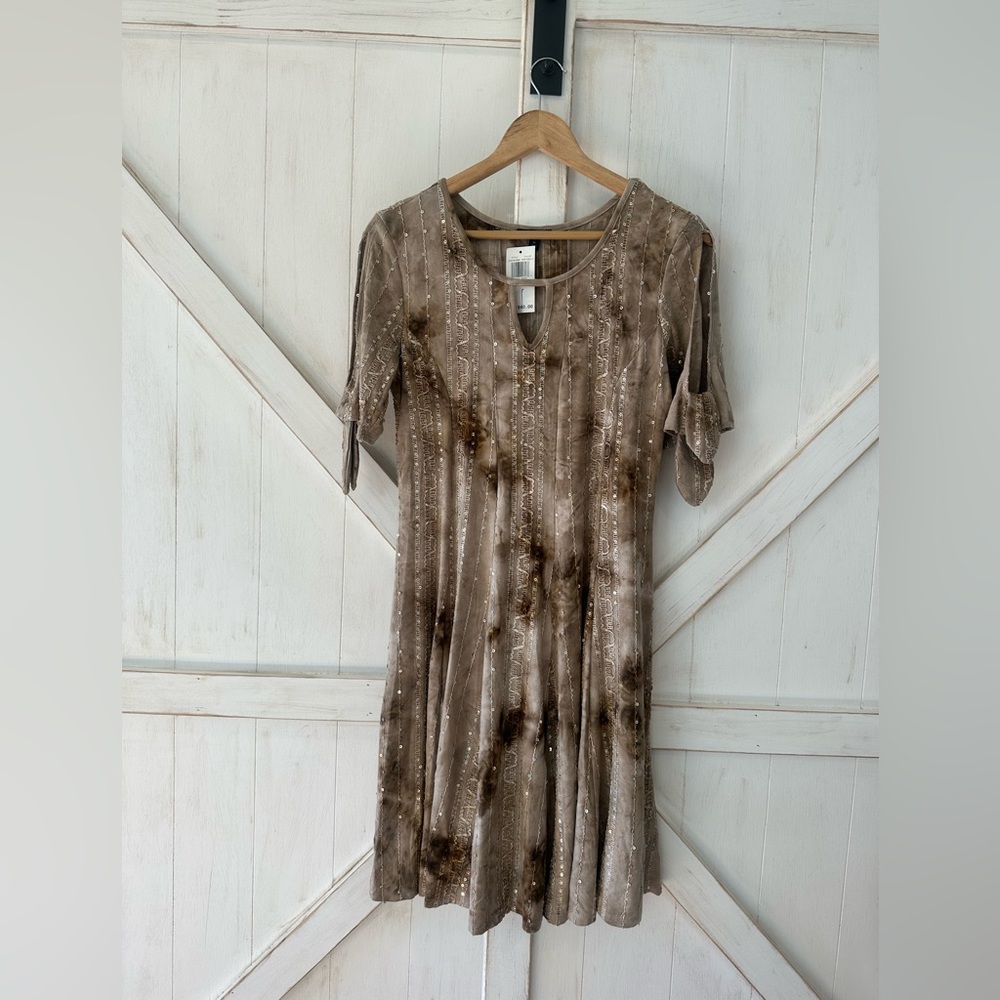 - Sami & Jo Woman’s Sparkly Dress. Brown & Tan size Medium